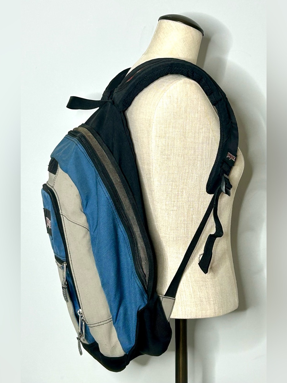 Vintage Y2K Jansport Airlift Backpack in Blue/Grey/Black, Gel Padded Straps - Picture 3 of 13